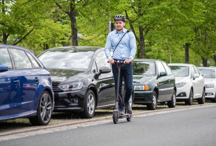 wer seinen e scooter im stra enverkehr nutzen will braucht eine versicherung - Wer seinen E-Scooter im Straßenverkehr nutzen will, braucht eine Versicherung