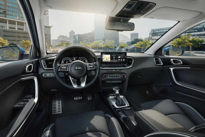 kia ruestet bestseller weiter auf ceed familie mit infotainment upgrade und neuen einstiegsmotoren - Kia rüstet Bestseller weiter auf: Ceed-Familie mit Infotainment-Upgrade und neuen Einstiegsmotoren