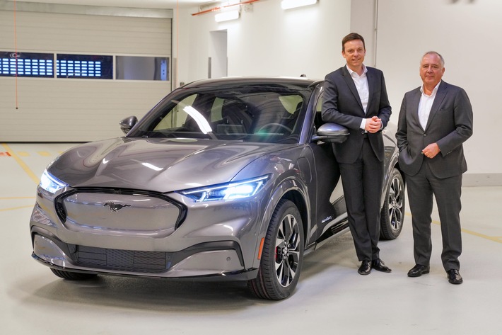 ministerpraesident hans besucht die ford werke in koeln - Ministerpräsident Hans besucht die Ford-Werke in Köln